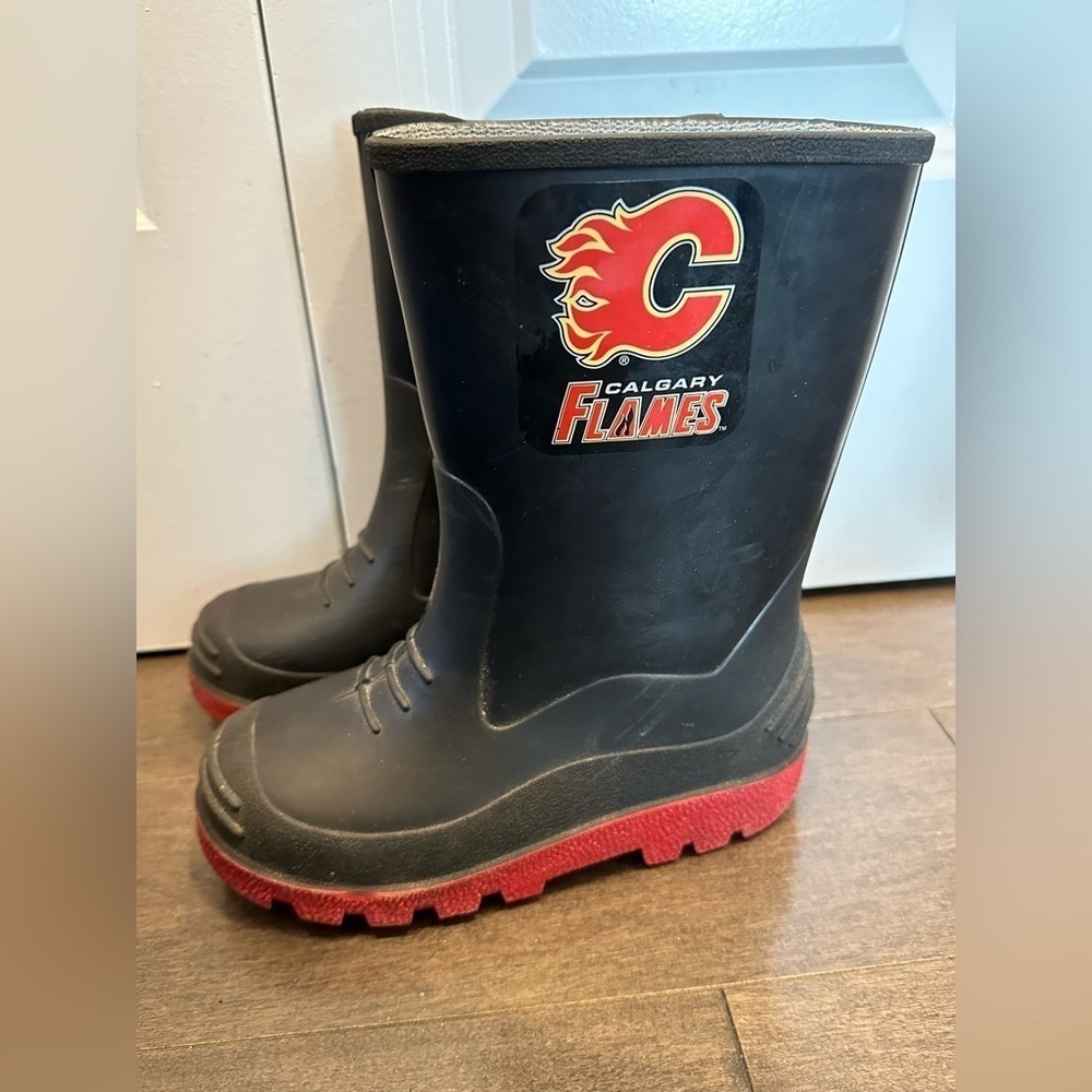 Size 12 child rubber boots
